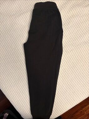 lululemon athletica Black scuba cropped track pants